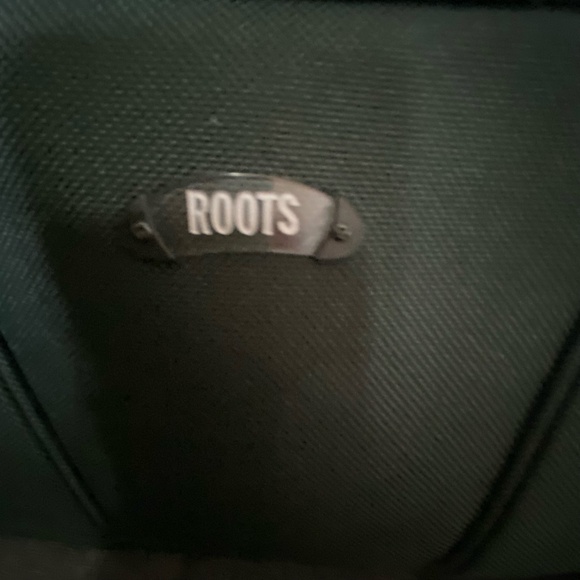 Roots Dark Green Nylon Carry On Travel  Shoulder Strap Bag - Picture 4 of 14